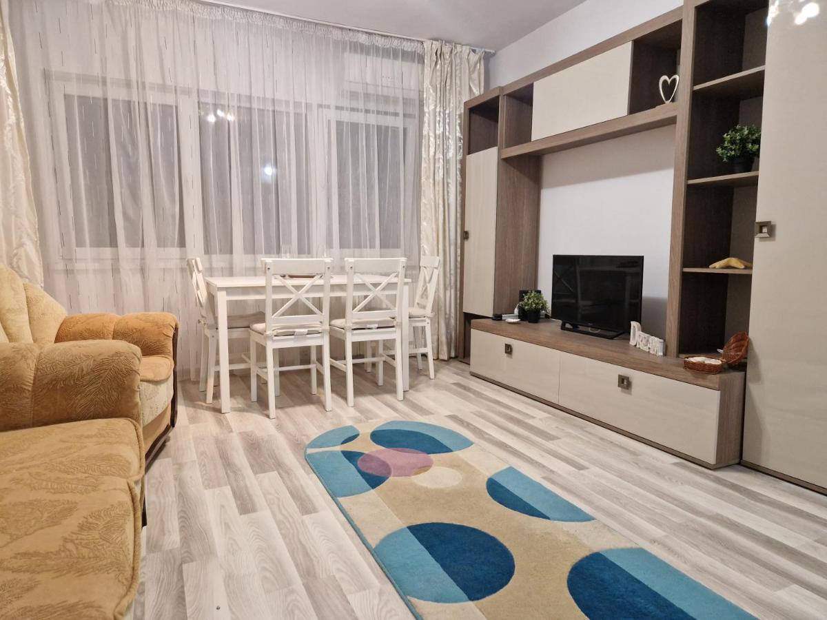 City Center Apartment Бухарест Экстерьер фото
