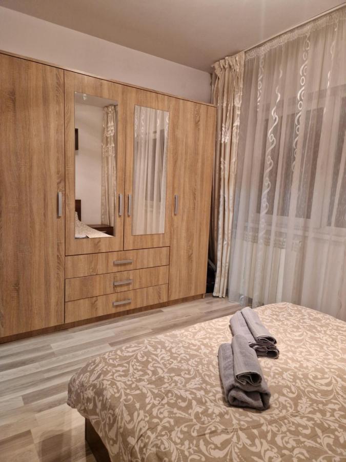 City Center Apartment Бухарест Экстерьер фото