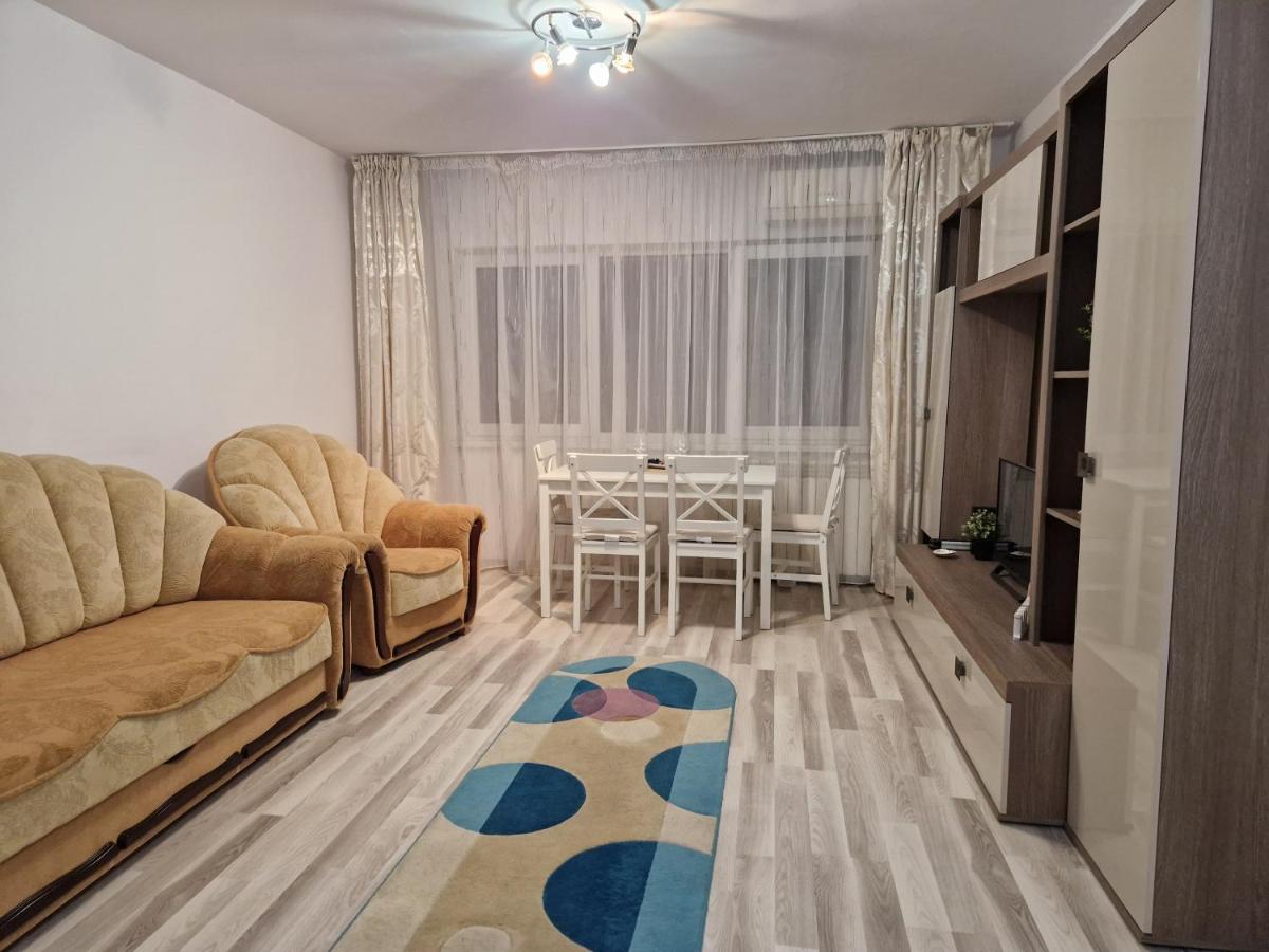 City Center Apartment Бухарест Экстерьер фото