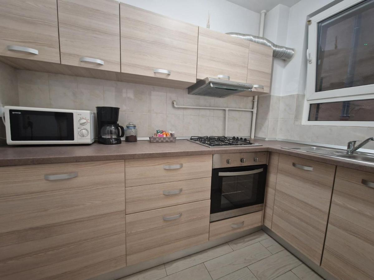 City Center Apartment Бухарест Экстерьер фото